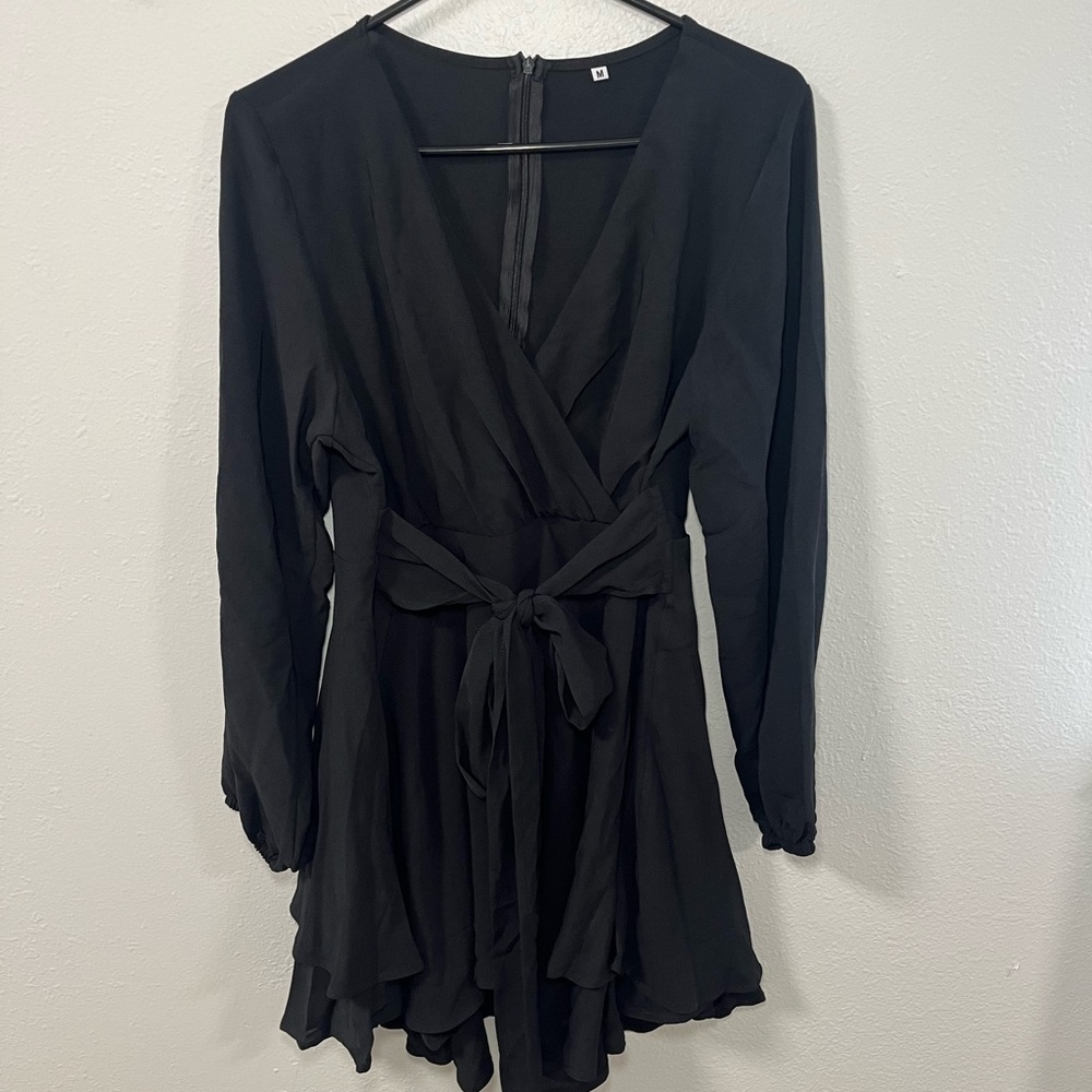 Women’s Deep V-Neck Long Sleeve Waist Tie Ruffle Black Dress Medium